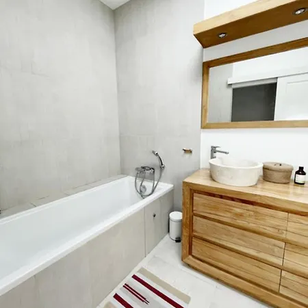 Guestready - Charming 3-bed House With Garden Bordeaux